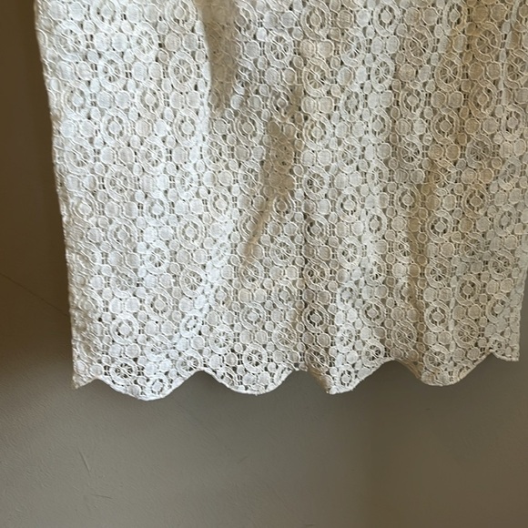 BCBGeneration Lace Pencil Skirt NWT White Floral Size 0 Partially Lined - Picture 4 of 12